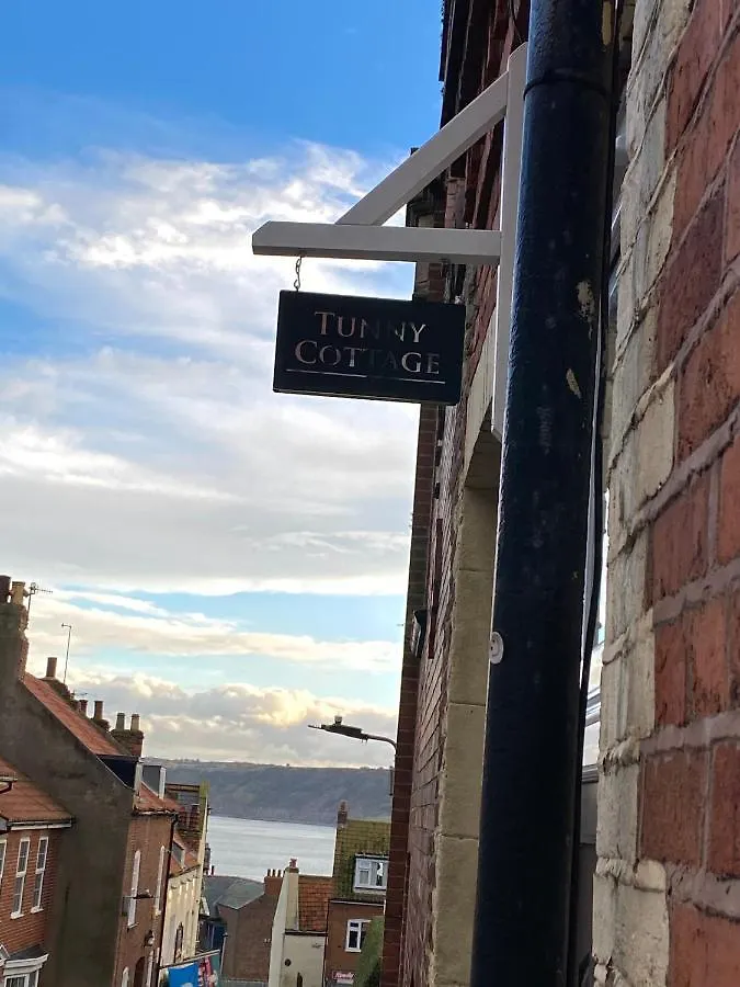 Contatti di Tunny Cottage In Old Town Scarborough